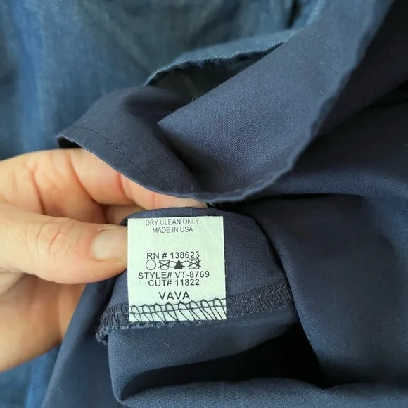 NWOT VaVa by Joy Han Blue Chambray Off Shoulder Embroidered Sleeve Blouse Large - Picture 15 of 16